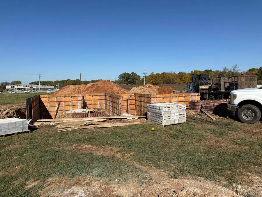 1327 N Maxine Avenue, Nixa, MO 65714 - Image #2