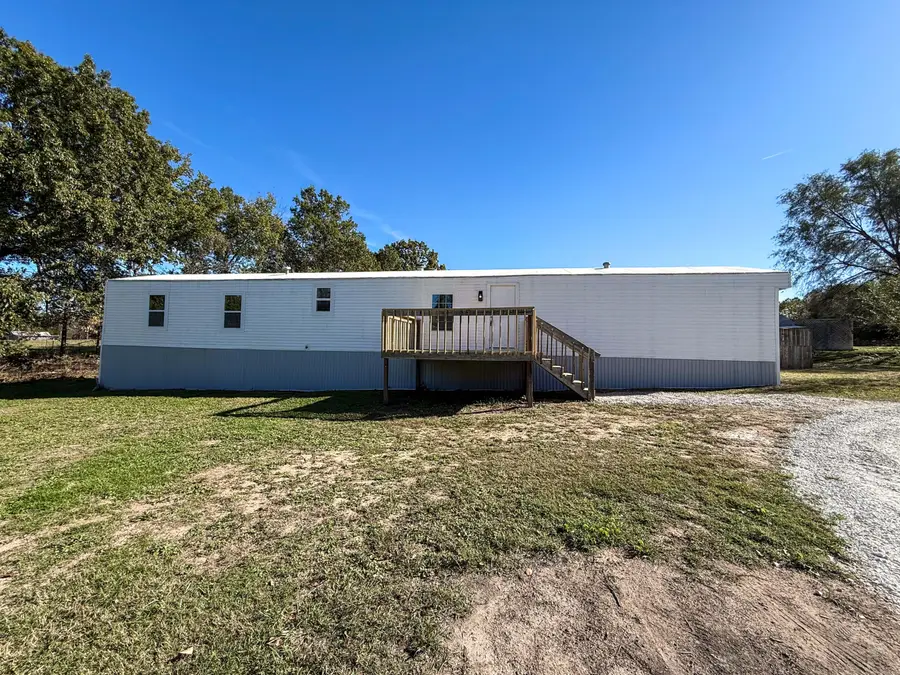 642 N Clark Street, Everton, MO 65646 - Image #2