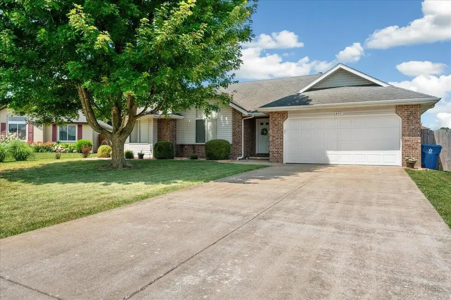 4857 S Sandy Court, Battlefield, MO 65619 - Image #2