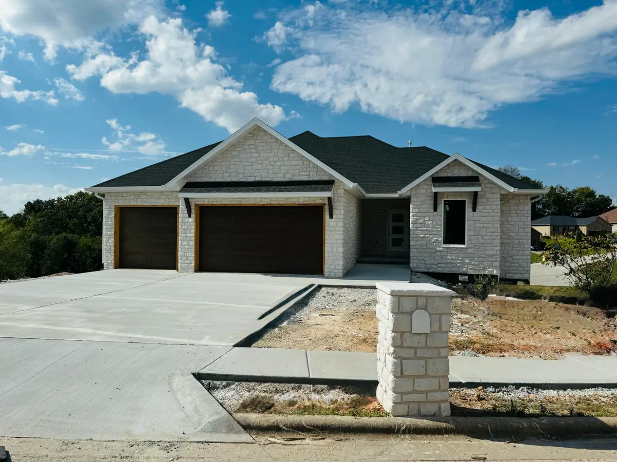 845 S Black Sands Avenue, Nixa, MO 65714 - Image #1