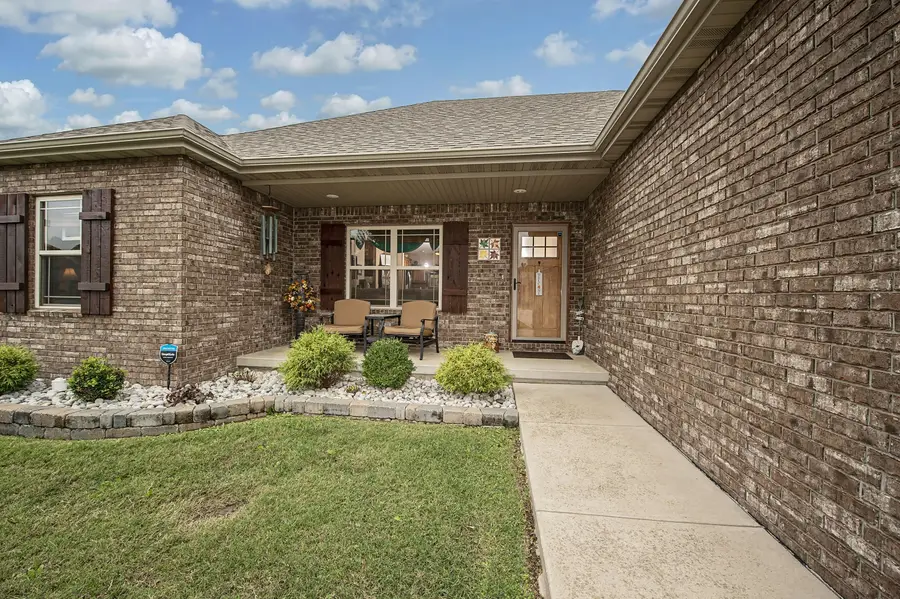 612 N Vermillion Drive, Strafford, MO 65757 - Image #2