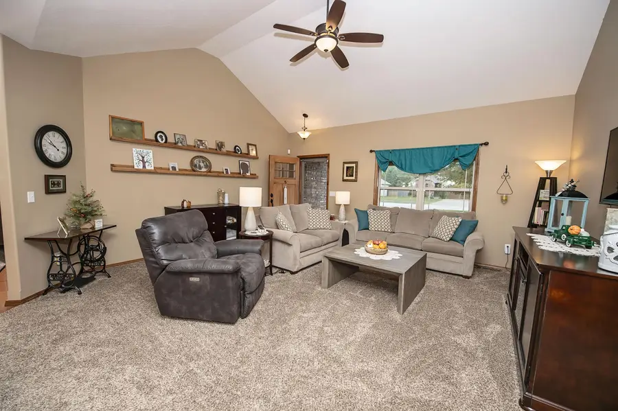 612 N Vermillion Drive, Strafford, MO 65757 - Image #3