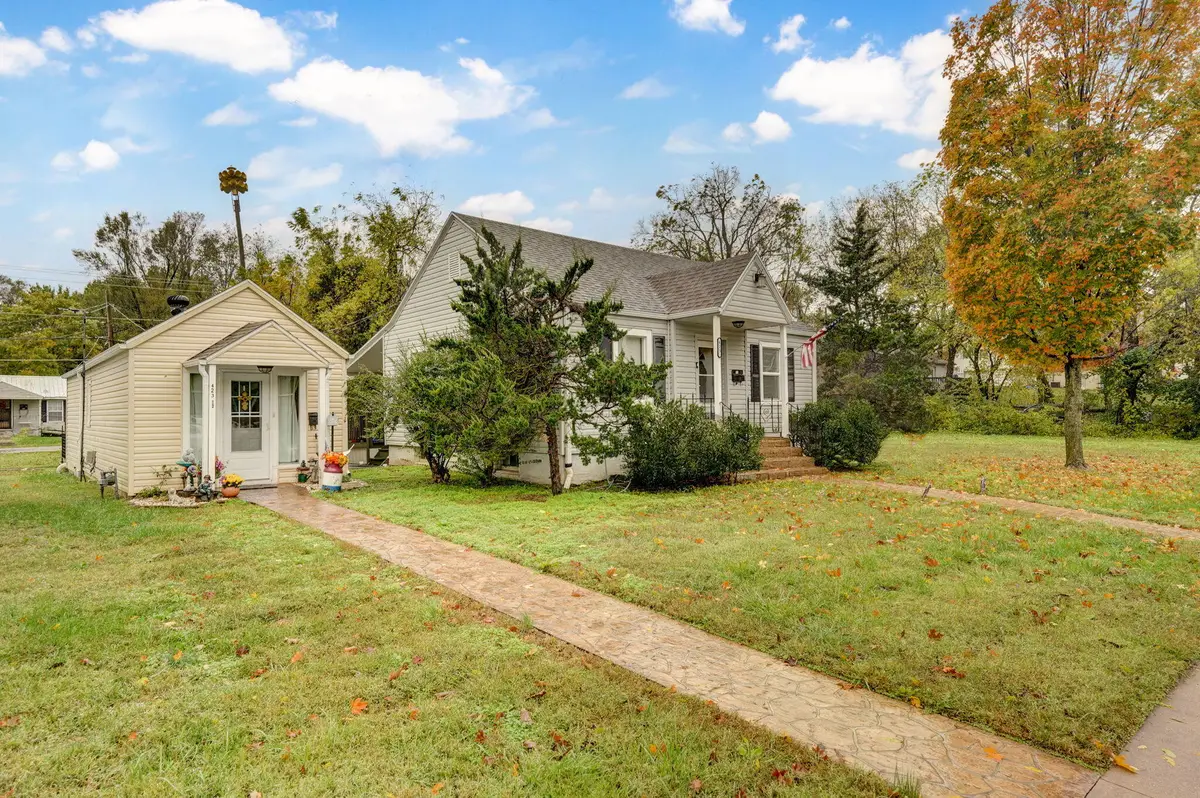 423 E Center Street, Mount Vernon, MO 65712 - Image #1