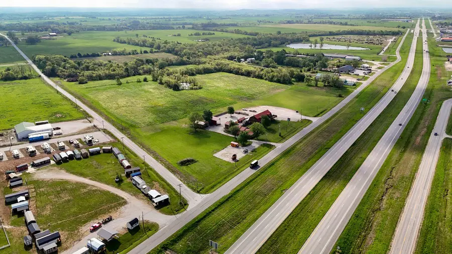 5260 S Scenic Avenue, Bolivar, MO 65613 - Image #2