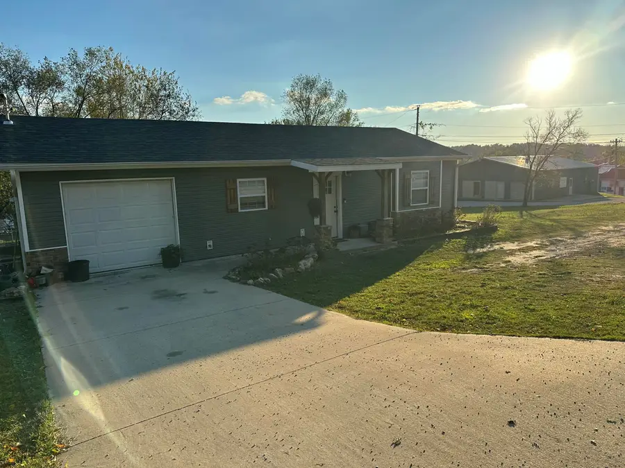 107 Southview Ave. Avenue, Ava, MO 65608 - Image #2