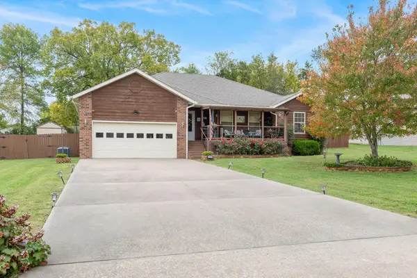 169 Michaels Drive, Hollister, MO 65672