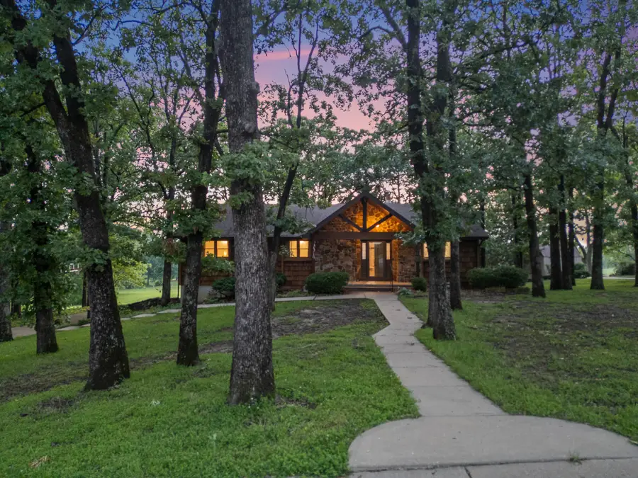 1004 White Oak Drive, El Dorado Springs, MO 64744 - Image #2