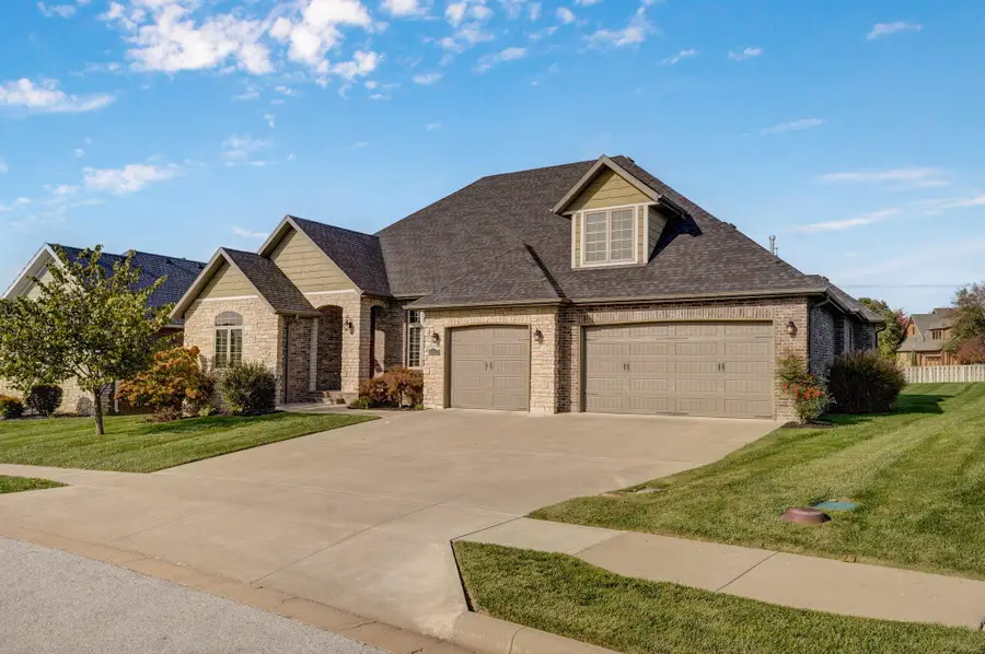 867 E Edenmore Circle, Nixa, MO 65714 - Image #2