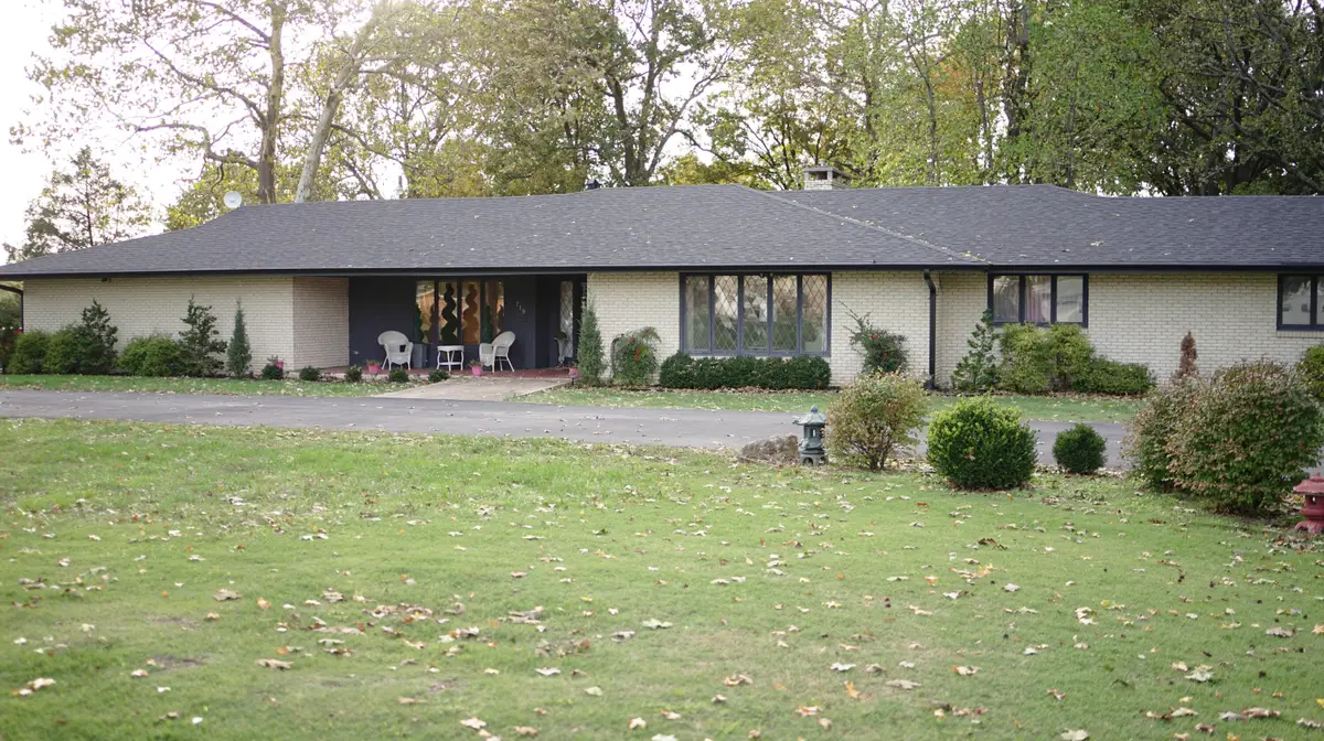 719 N Pine Street, Marshfield, MO 65706 - Image #1