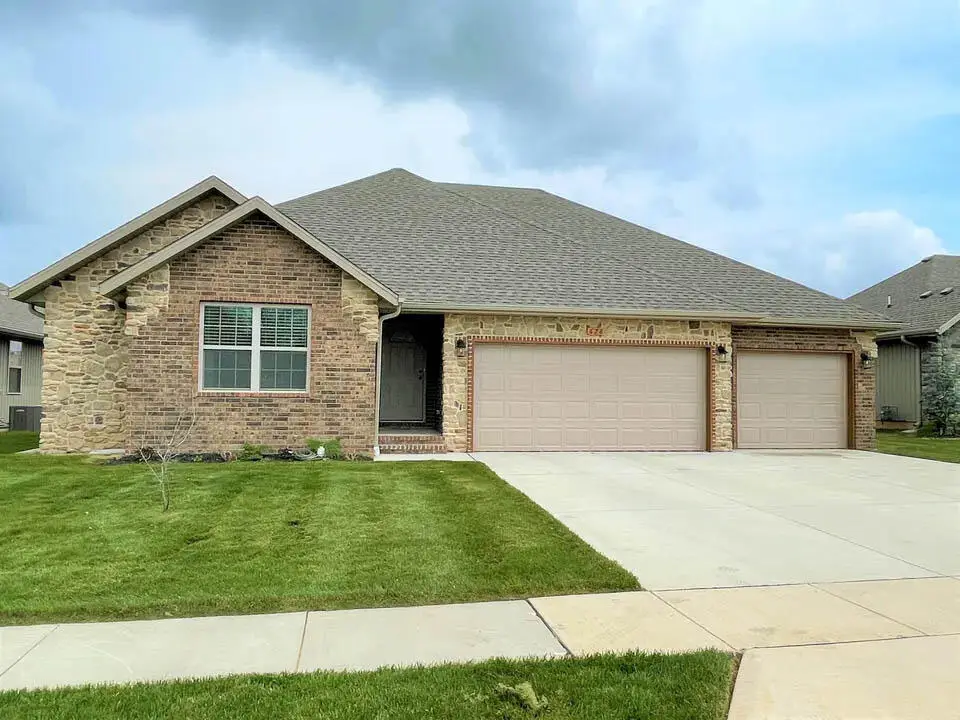 678 N Santa Monica Drive, Nixa, MO 65714 - Image #1