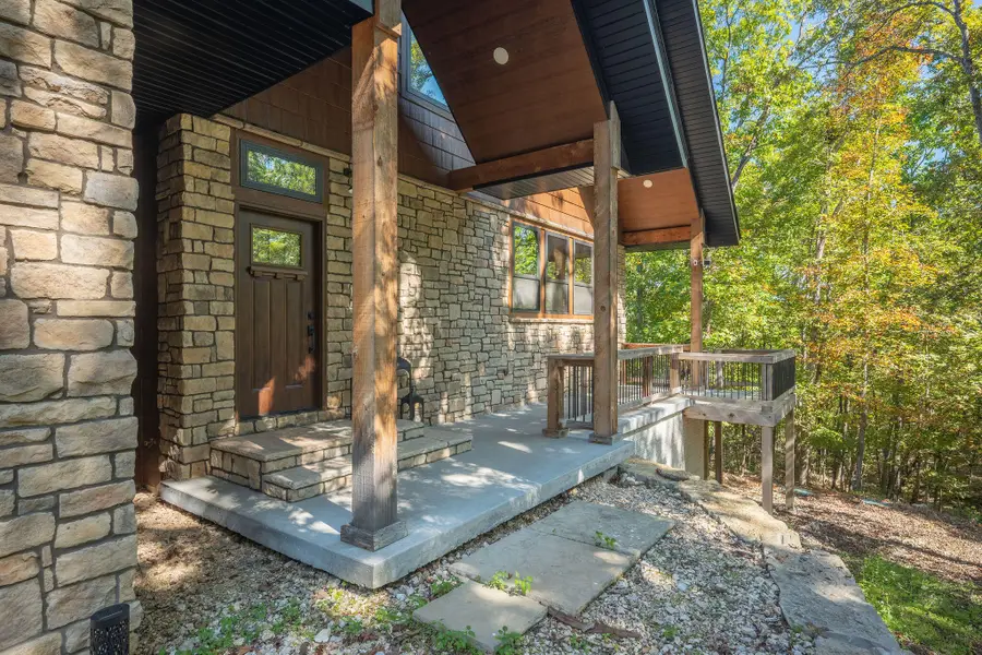 18682 E East Eagle Rock Beach Drive Drive, Eagle Rock, MO 65641 - Image #2