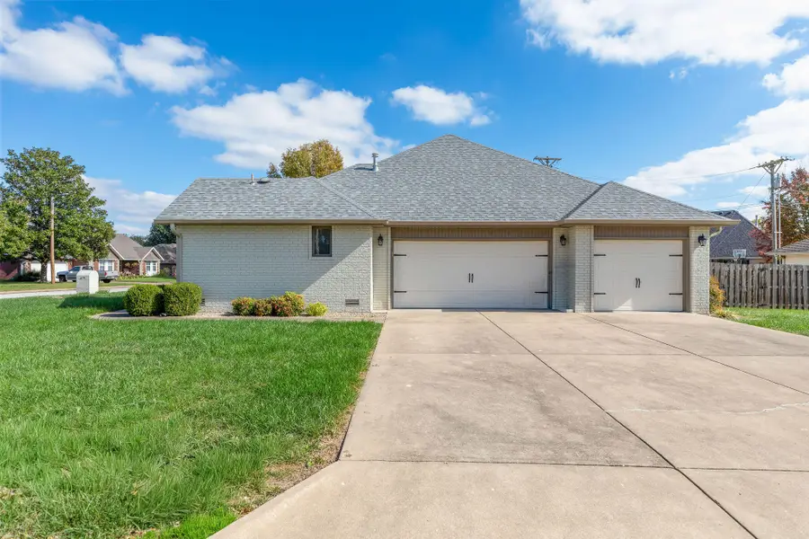 410 E Wildwood Flower Drive, Republic, MO 65738 - Image #3