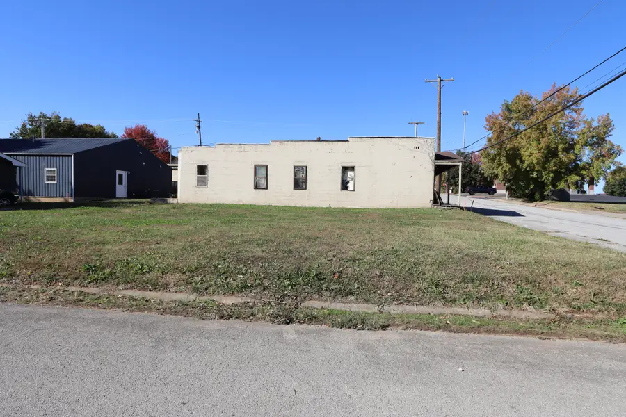 110 E Jackson Street, Stockton, MO 65785 - Image #2