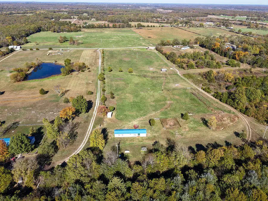 28 Mayflower Lane, Buffalo, MO 65622 - Image #2