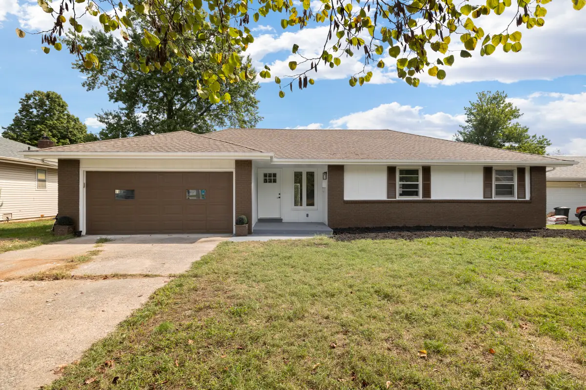 4542 S Graystone Court, Springfield, MO 65804 - Image #1