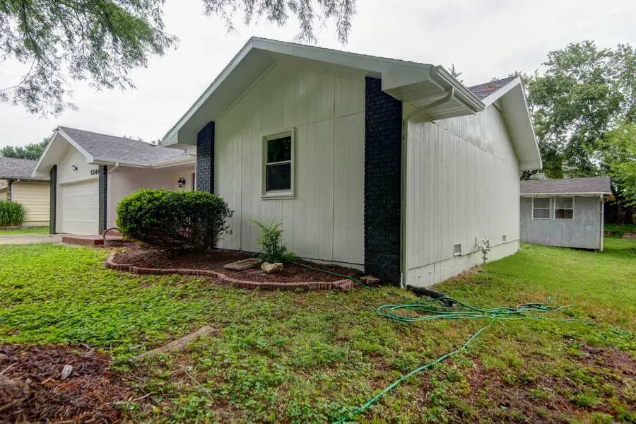 5544 S Honeysuckle Lane, Battlefield, MO 65619 - Image #2