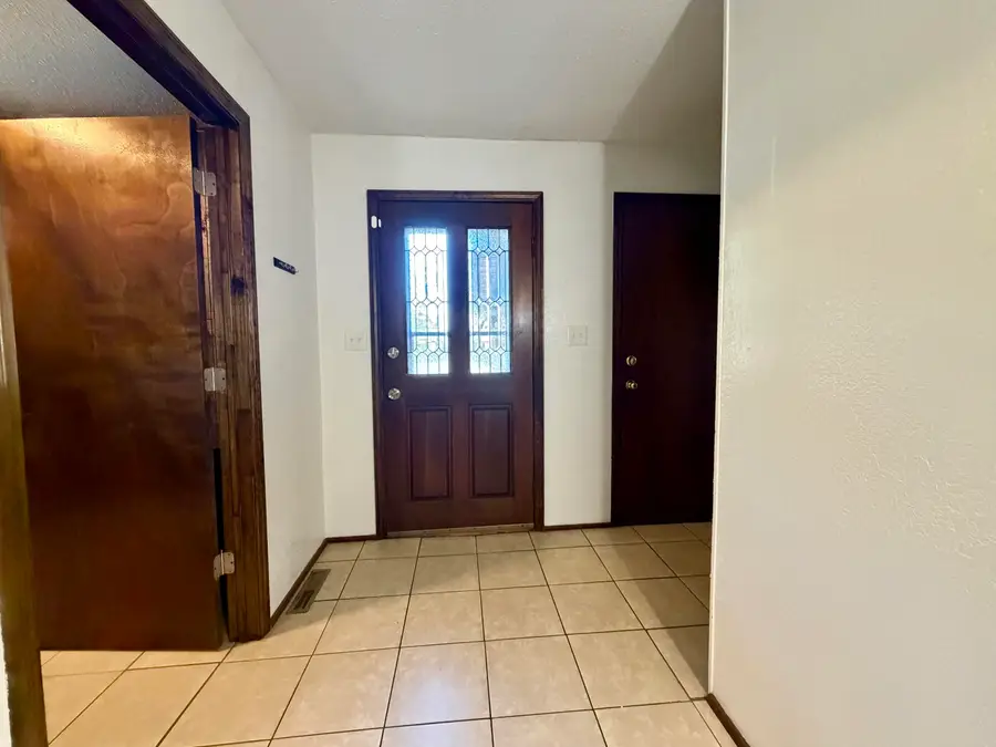 1018 S Lillian Avenue, Bolivar, MO 65613 - Image #2