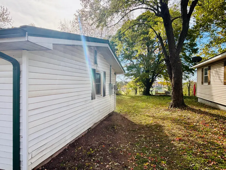 308 E Jefferson Avenue, Pierce City, MO 65723 - Image #3