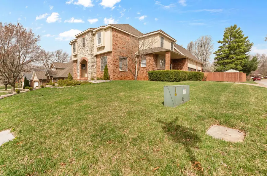 903 E Gaslight Drive, Springfield, MO 65810 - Image #3