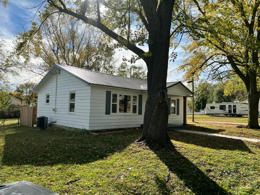 606 W Olive Street, Bolivar, MO 65613 - Image #2