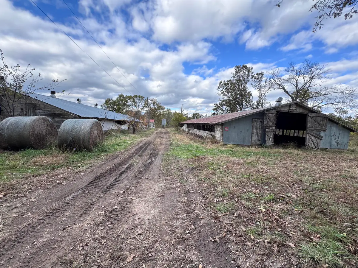 000 E 334th Road, Humansville, MO 65674 - Image #1