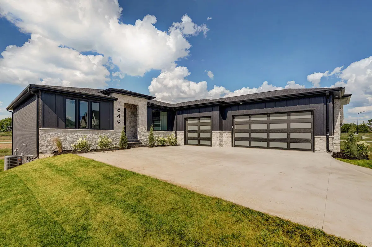 1849 E Cobblestone Drive, Ozark, MO 65721 - Image #1