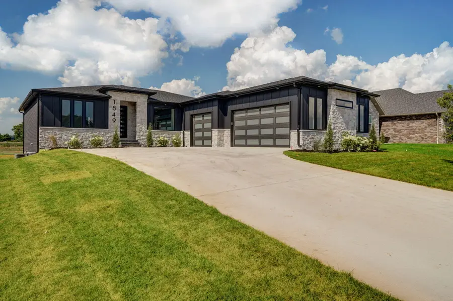 1849 E Cobblestone Drive, Ozark, MO 65721 - Image #3