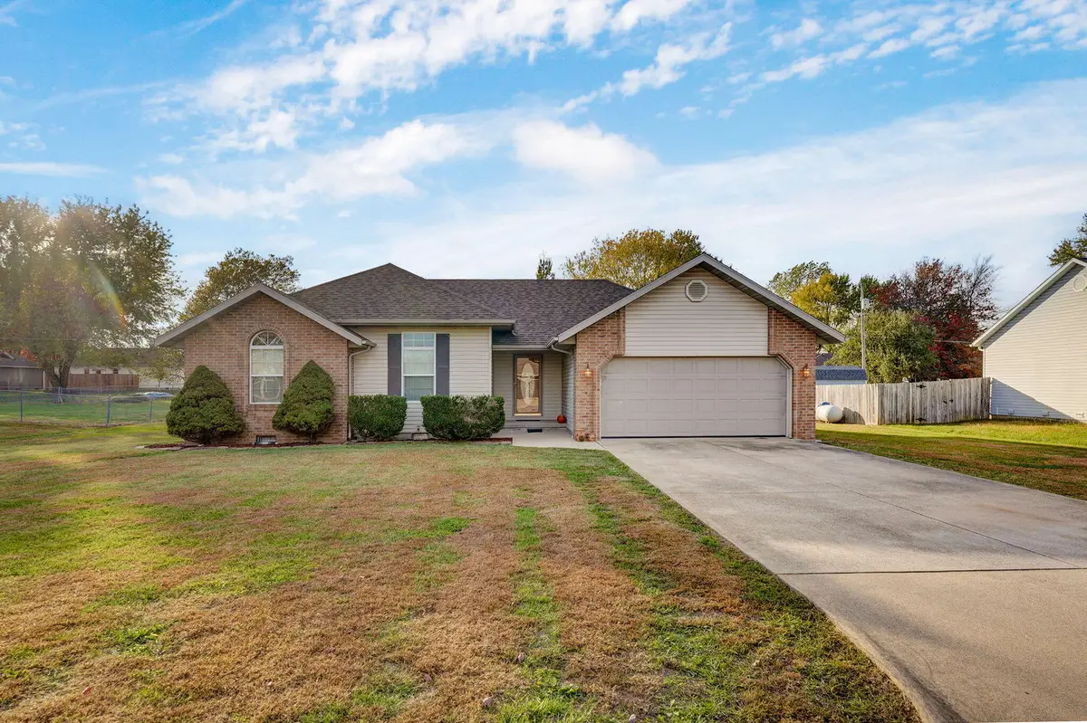 511 S Redbud Avenue, Strafford, MO 65757 - Image #1
