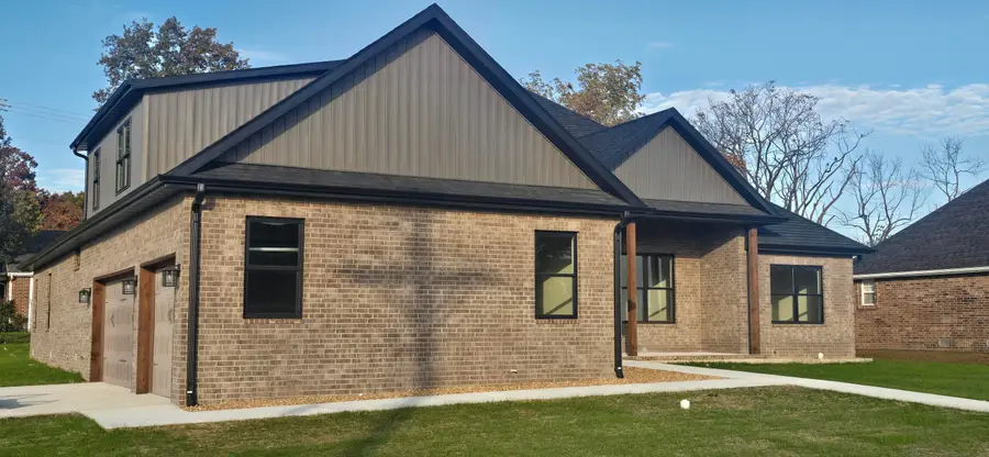 381 S Hartford Avenue, Bolivar, MO 65613 - Image #2