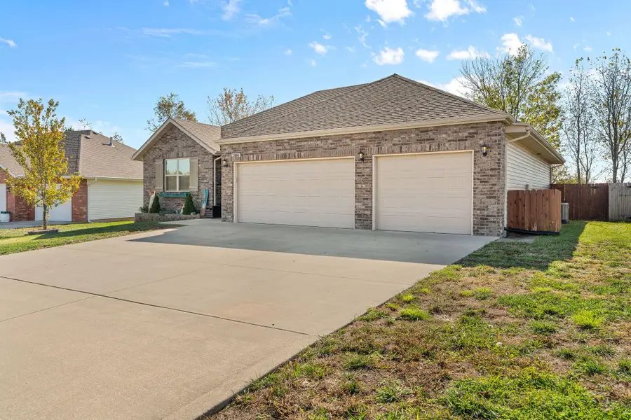 304 W Picardy Street, Republic, MO 65738 - Image #3