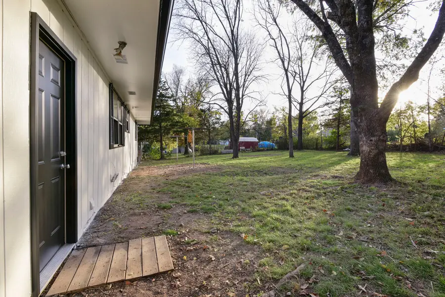 257 Knox Avenue, Hollister, MO 65672 - Image #3