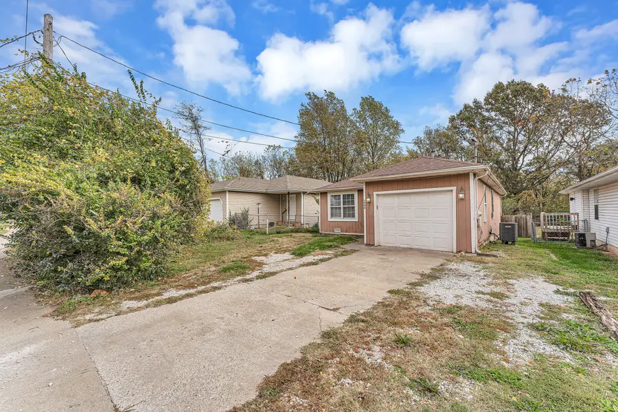 1906 N Golden Avenue, Springfield, MO 65802 - Image #3