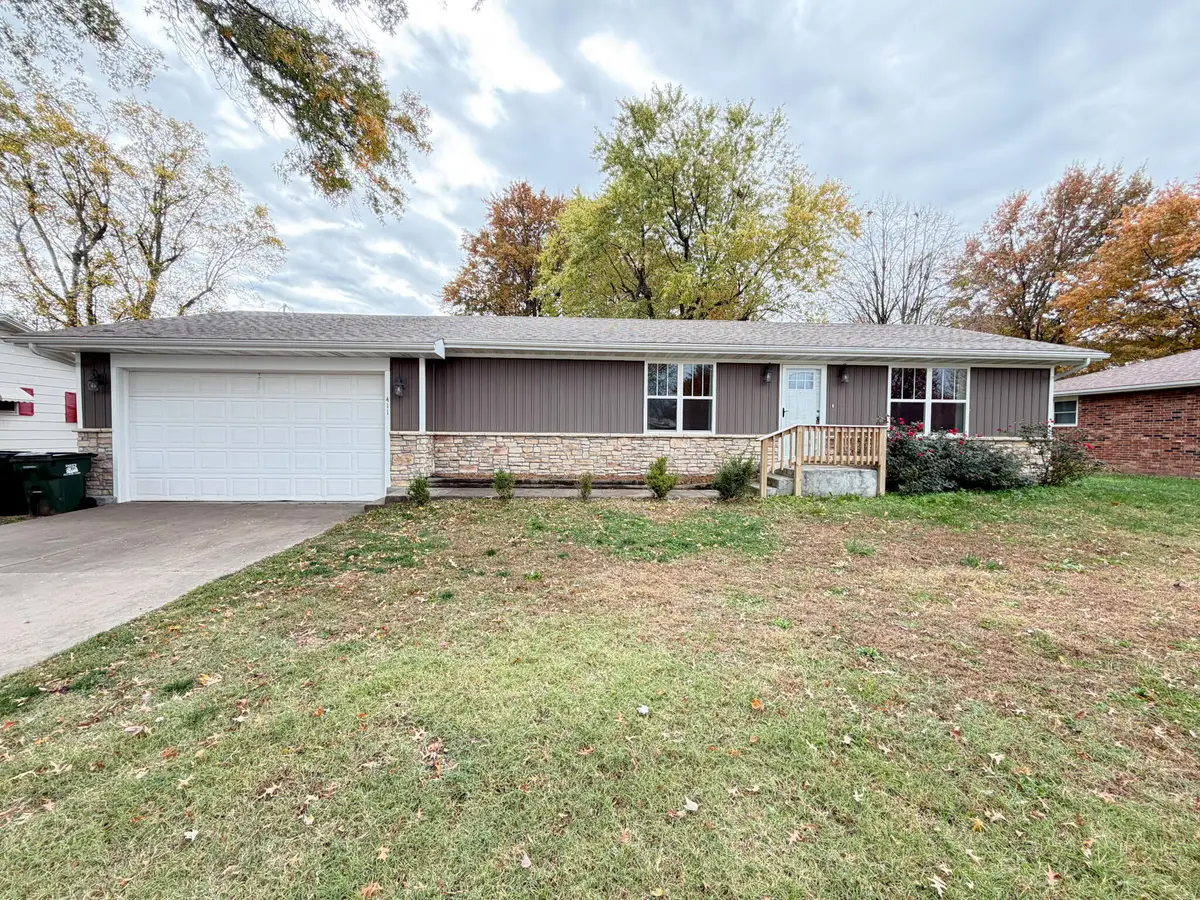 411 E Sloan Avenue, Mount Vernon, MO 65712 - Image #1