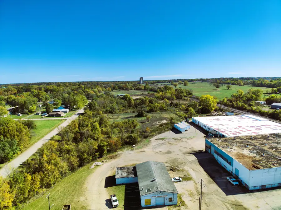 000 Crescent Street, Aurora, MO 65605 - Image #3