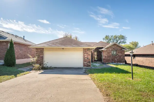 1502 E Mcclernon Street, Springfield, MO 65803