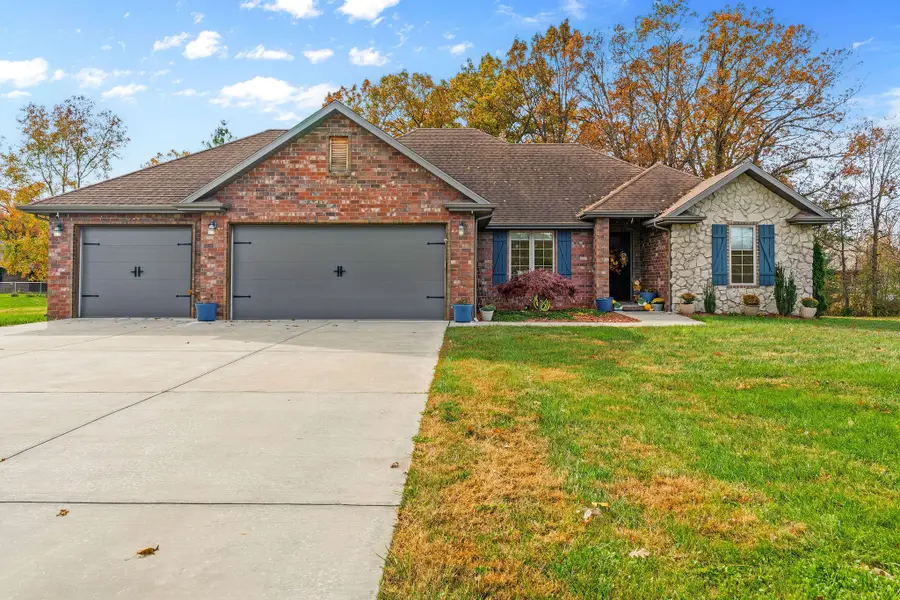 1736 W Riverfork Drive, Nixa, MO 65714 - Image #2
