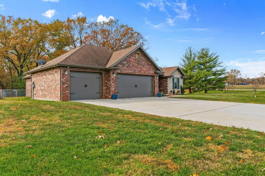 1736 W Riverfork Drive, Nixa, MO 65714 - Image #3
