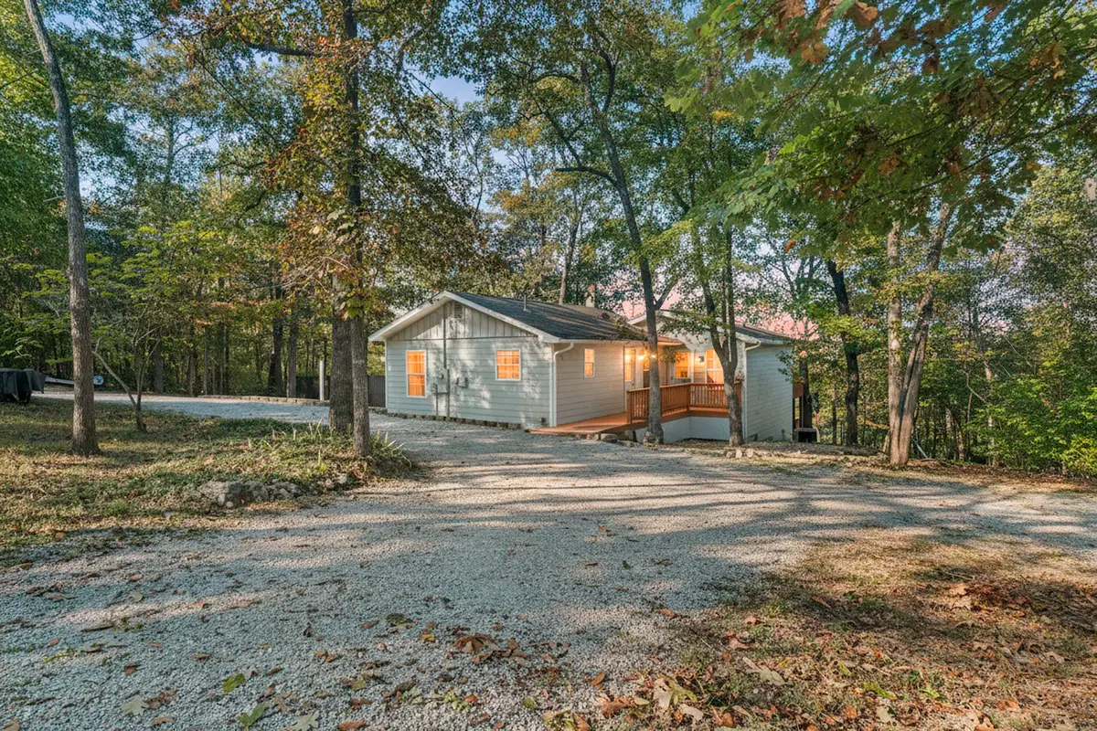 704 Iowa Colony Road, Hollister, MO 65672 - Image #1