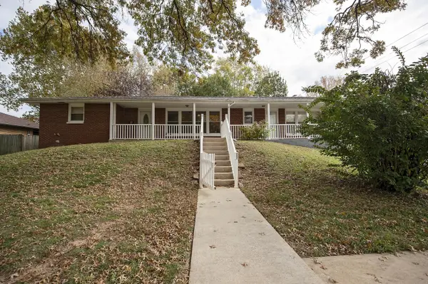 2166 S Valleyroad Avenue, Springfield, MO 65804