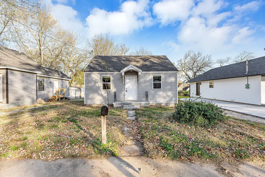 2338 N Lyon Avenue, Springfield, MO 65803 - Image #2