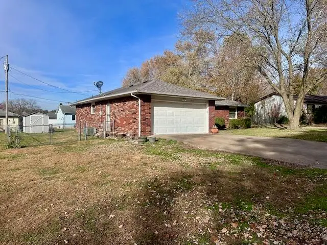 225 N Pringle Avenue, Ash Grove, MO 65604 - Image #3