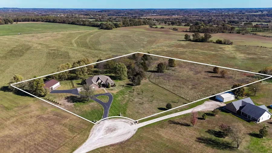 1615 Sky Ranch Circle, Bolivar, MO 65613 - Image #2