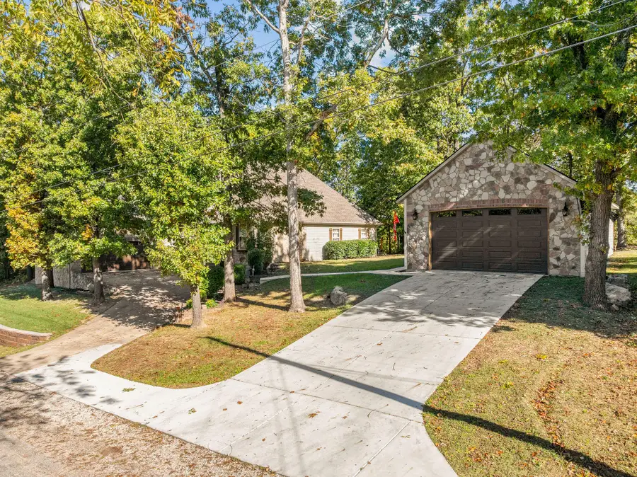 310 Oakview Drive, Ridgedale, MO 65739 - Image #3