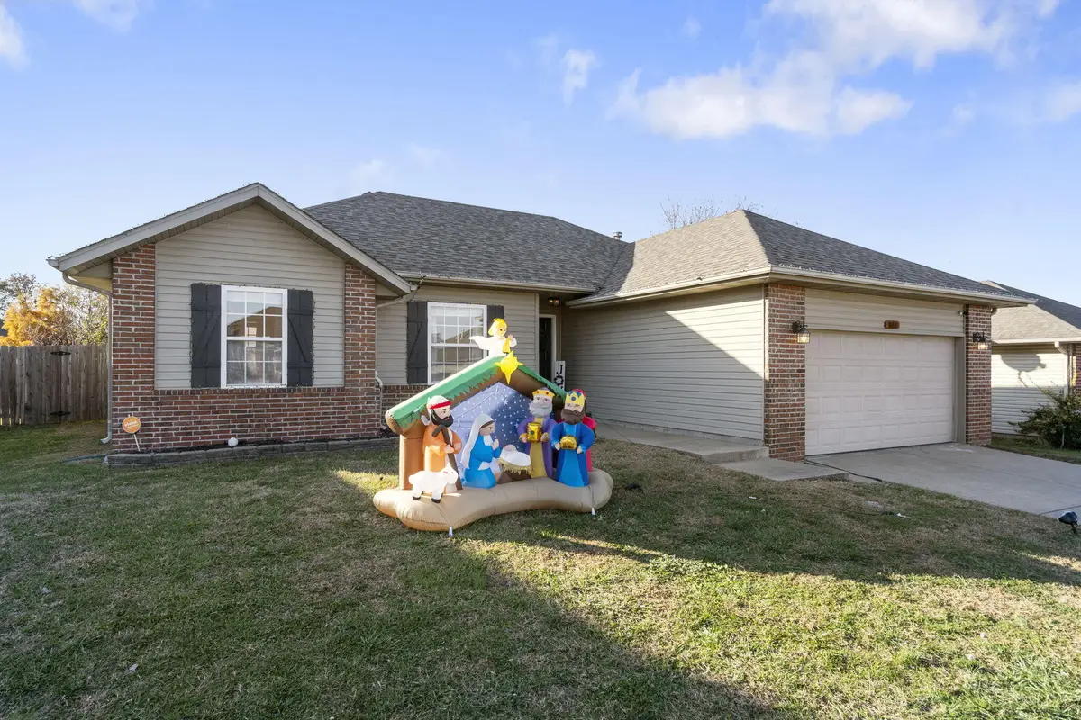 327 S Red Avenue, Springfield, MO 65802 - Image #1