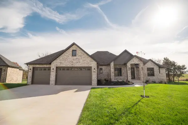 1962 N Alysheba Court, Springfield, MO 65802