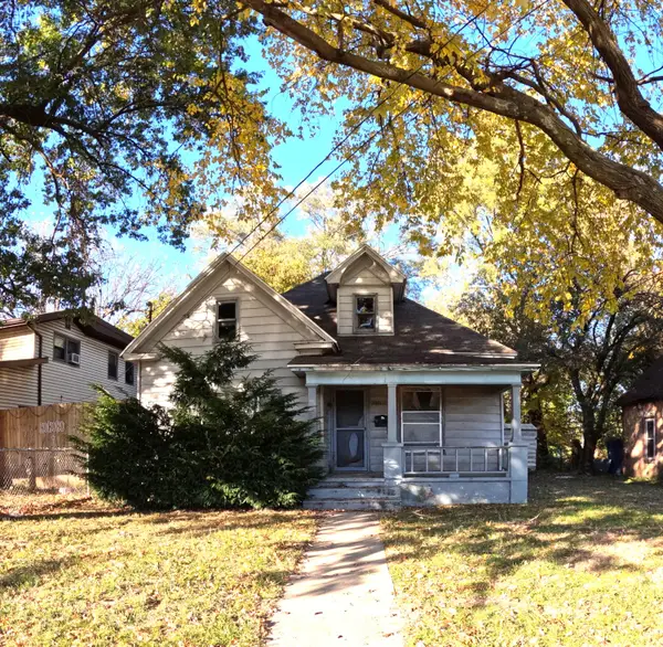 1611 W Atlantic Street, Springfield, MO 65803