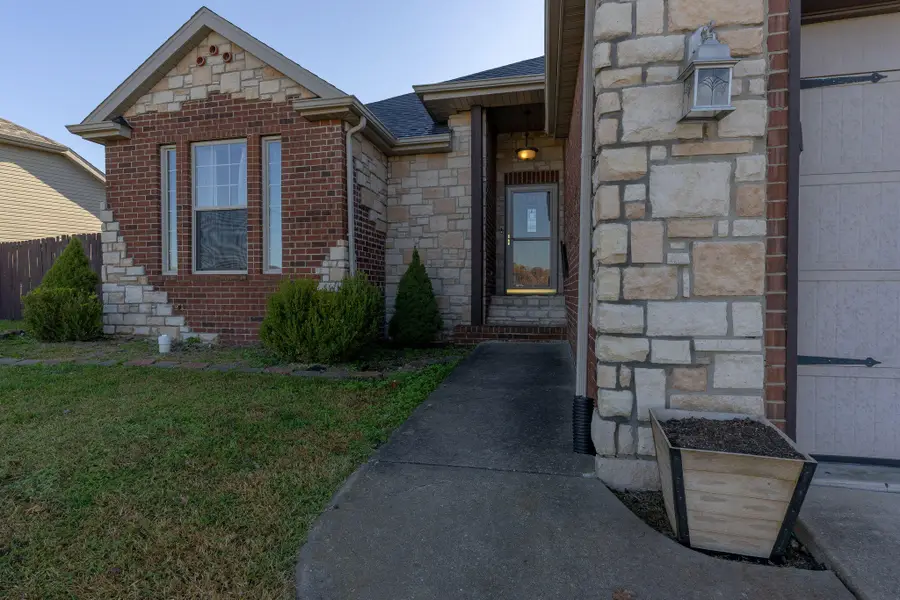 846 S Cobble Creek Boulevard, Nixa, MO 65714 - Image #2