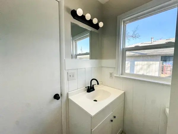 2722 W Harrison Street, Springfield, MO 65802