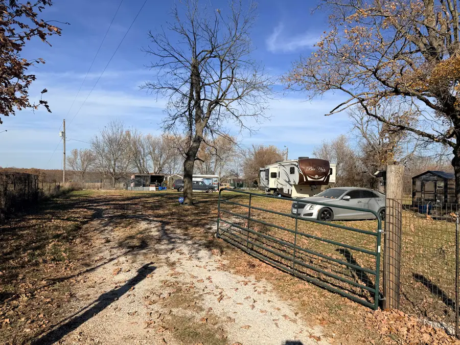 8780 Lawrence 2010, Miller, MO 65707 - Image #2