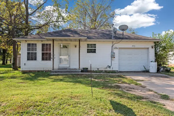 2914 W Chestnut Street, Springfield, MO 65803